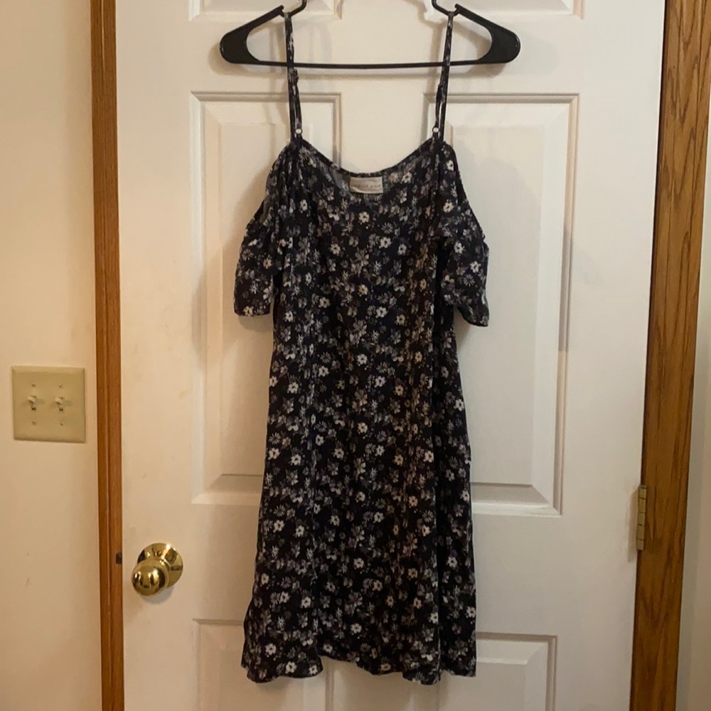 Floral print off shoulder shift dress